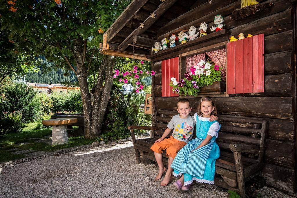Готель Garni Edera Корвара-ін-Бадія Екстер'єр фото